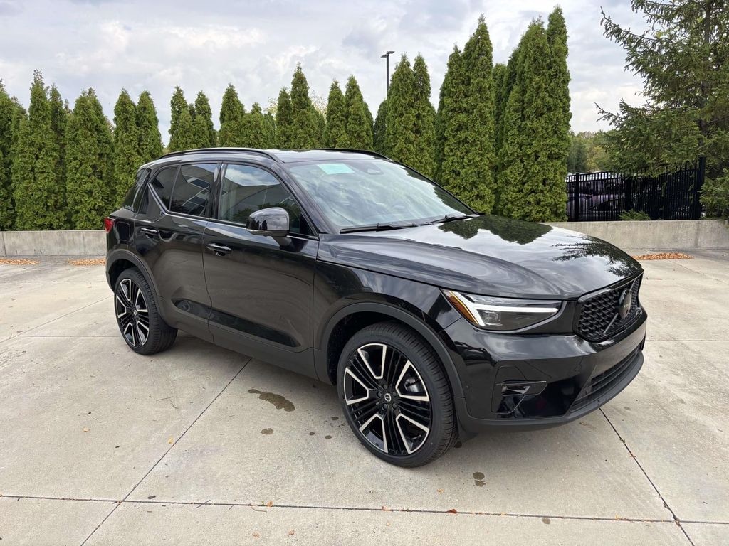 New 2026 Volvo XC40 B5 Ultra Black Edition Sport Utility