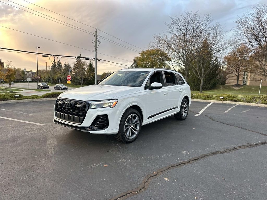 New 2026 Audi Q7 45 Premium Sport Utility