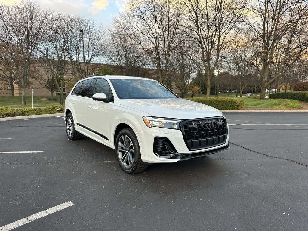 New 2026 Audi Q7 45 Premium Sport Utility