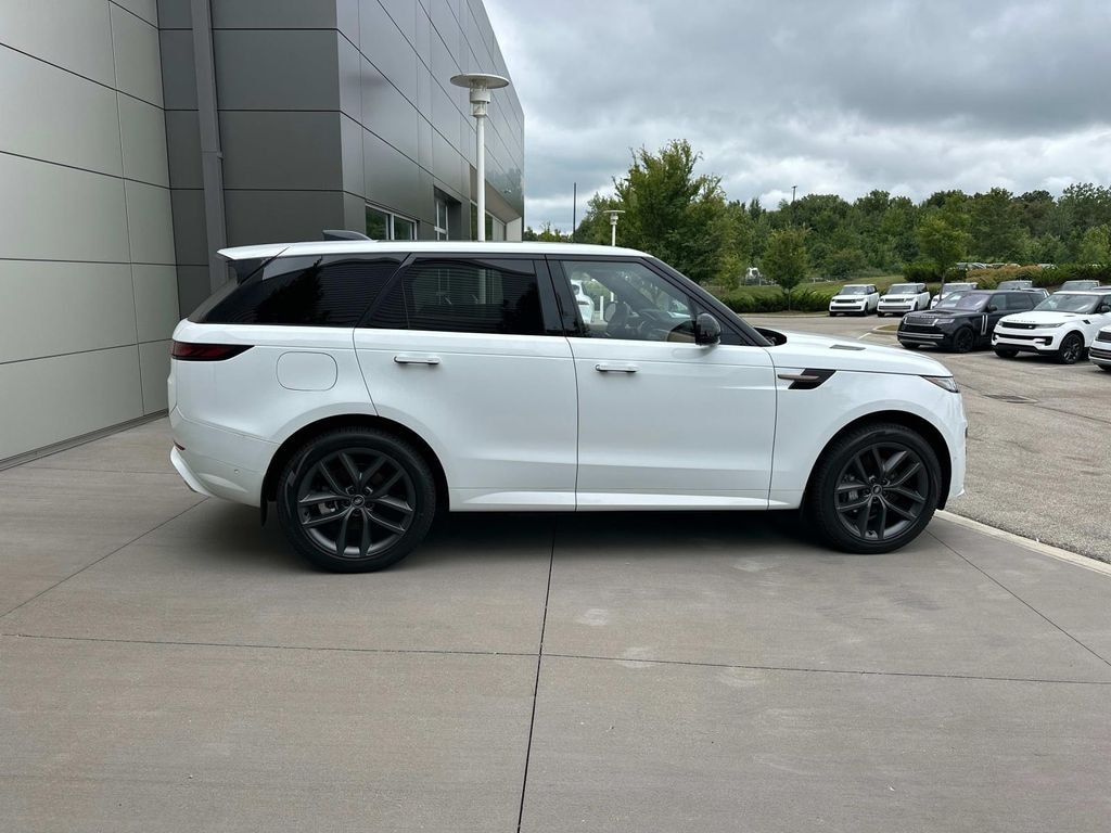 New 2025 Land Rover Range Rover Sport Plug-in Hybrid Dynamic SE Sport Utility