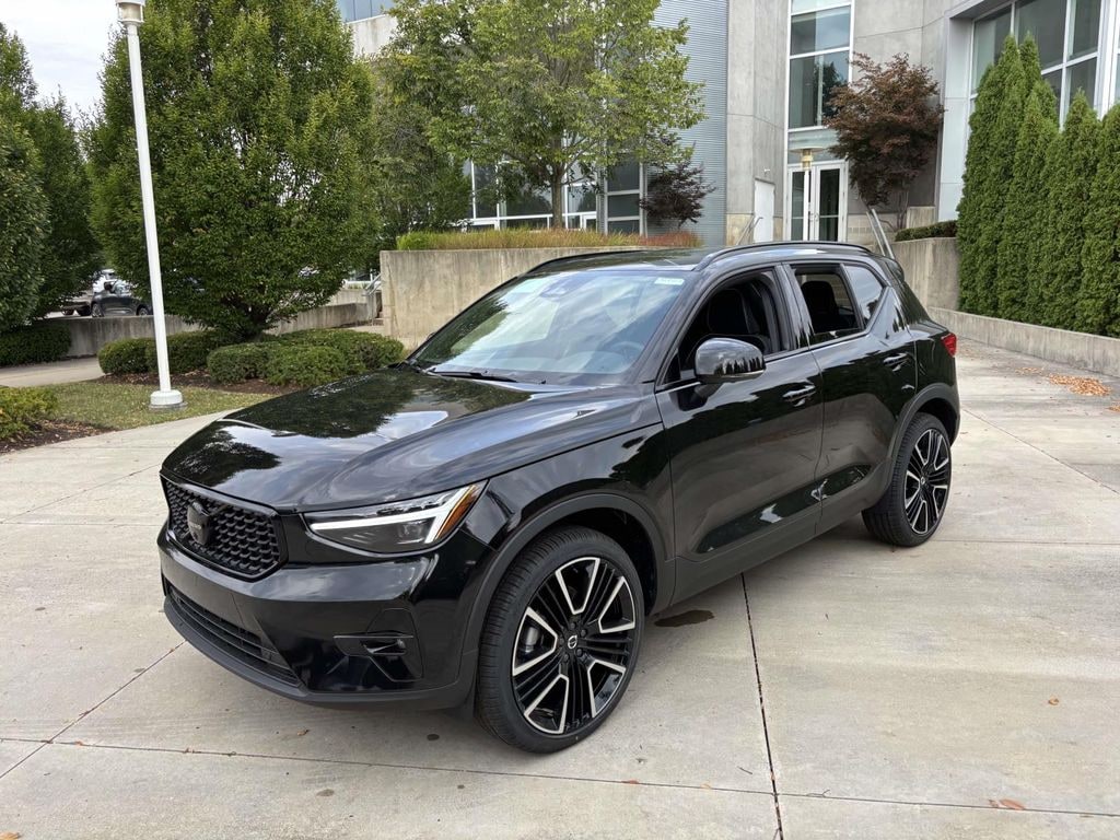 New 2026 Volvo XC40 B5 Ultra Black Edition Sport Utility