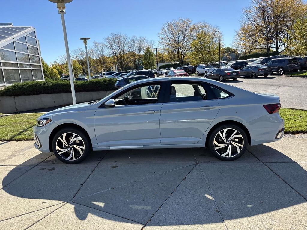 New 2026 Volkswagen Jetta 1.5T SEL Sedan