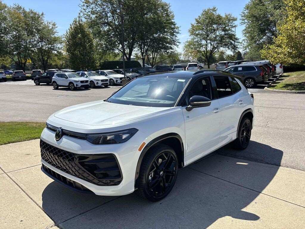 New 2025 Volkswagen Tiguan 2.0T SE R-Line Black Sport Utility