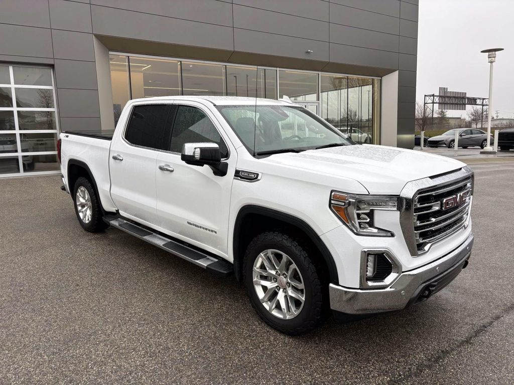 2020 GMC Sierra SLT's photo