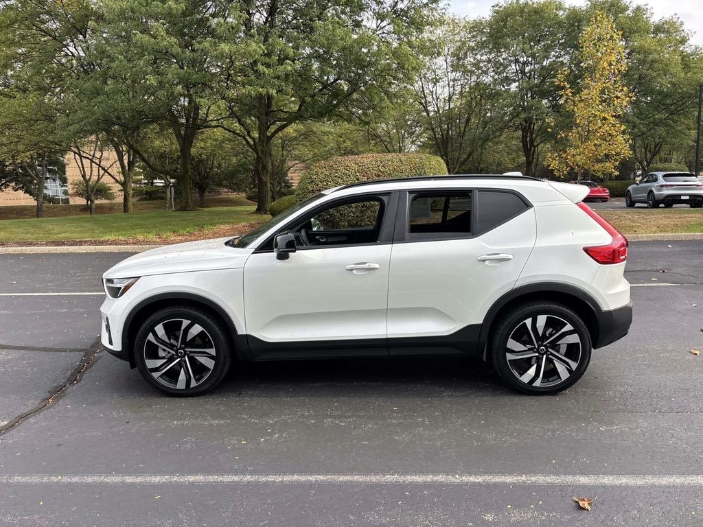 Certified 2025 Volvo XC40 B5 Plus Dark Theme Sport Utility