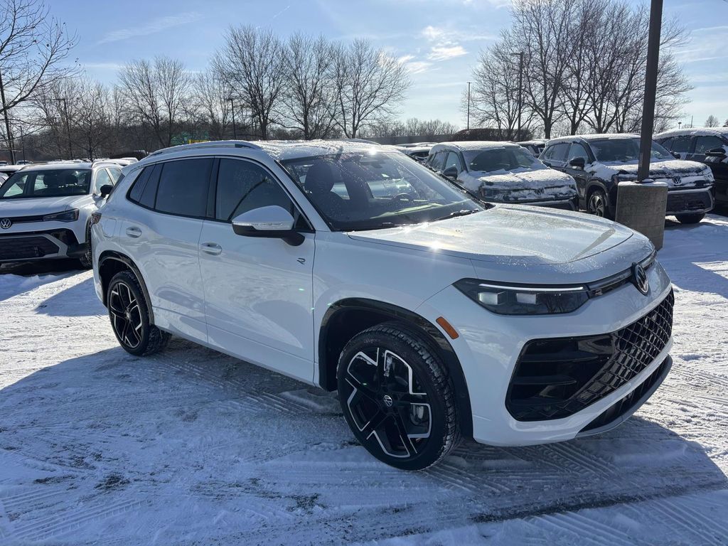 2026 Volkswagen Tiguan SEL R-LINE TURBO's photo