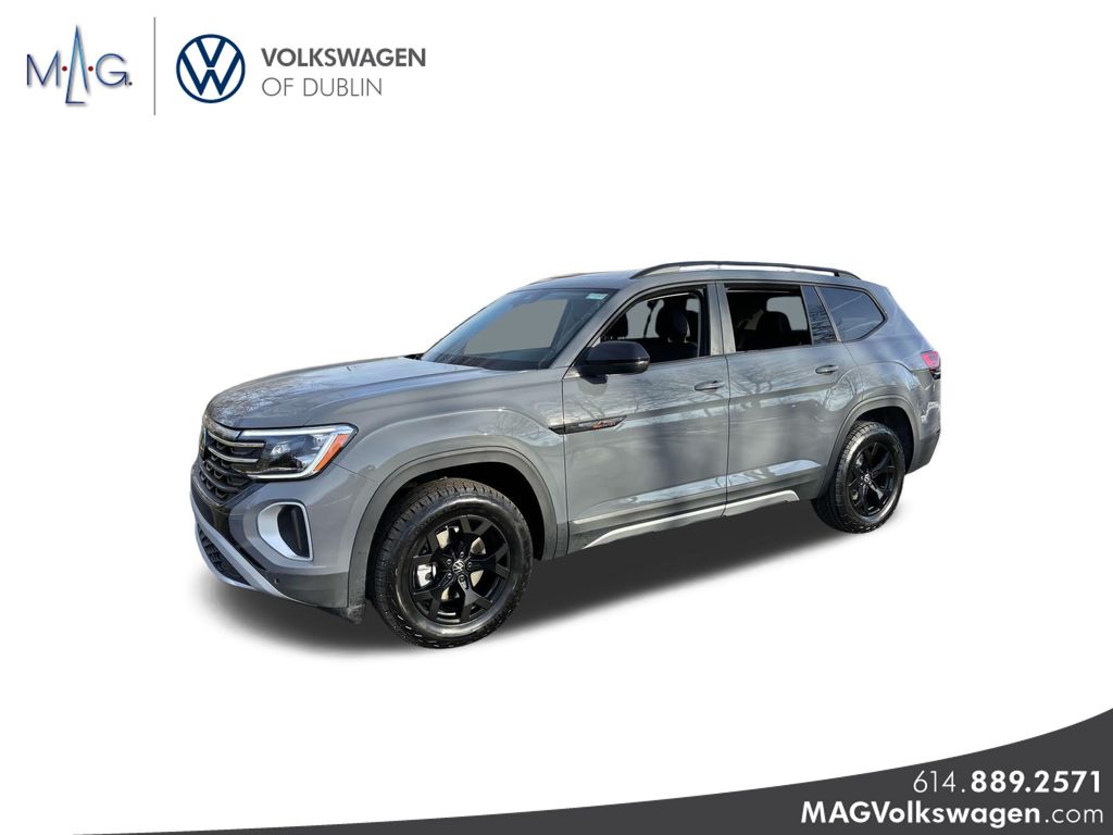 2025 Volkswagen Atlas Peak Edition SE photo 3