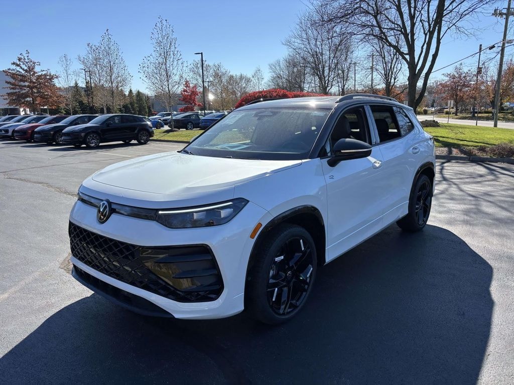 New 2026 Volkswagen Tiguan 2.0T SE R-Line Black SUV