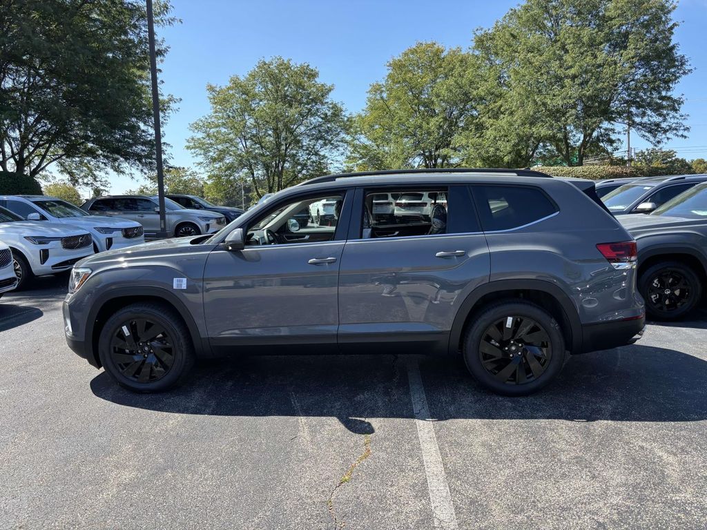 2026 Volkswagen Atlas SE Technology photo 3