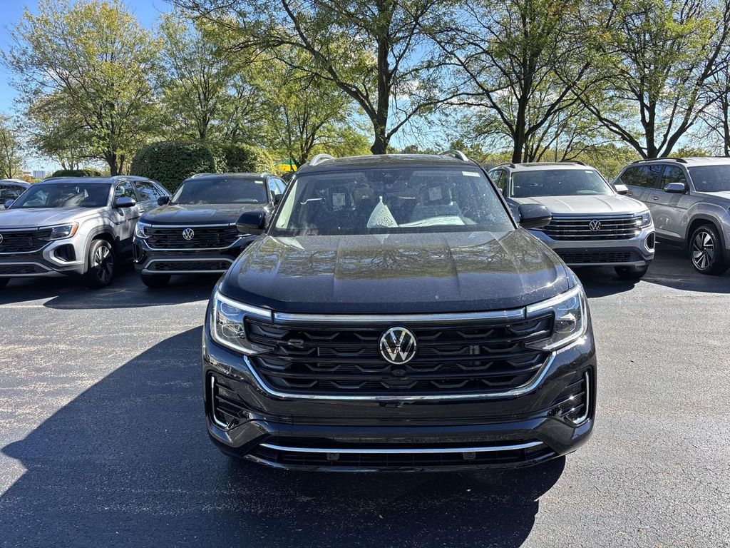 2026 Volkswagen Atlas SEL Premium R-Line photo 2