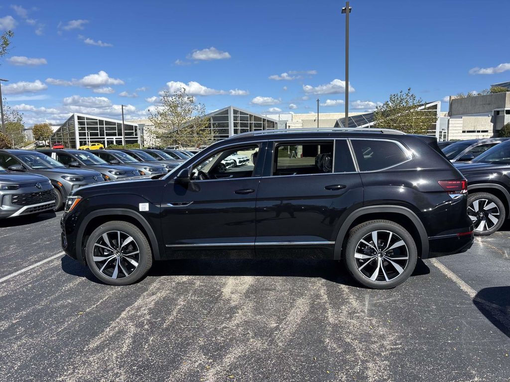 2026 Volkswagen Atlas SEL Premium R-Line photo 4