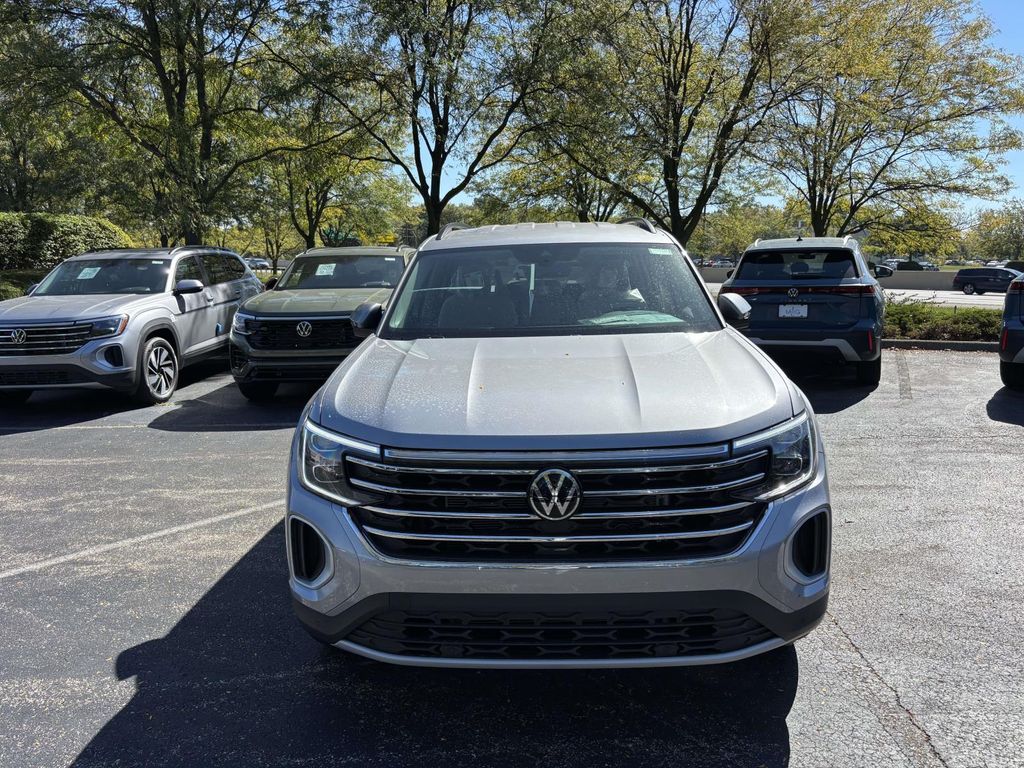 2026 Volkswagen Atlas SE Technology photo 2