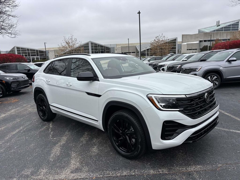 2026 Volkswagen Atlas Cross Sport SEL R-LINE's photo