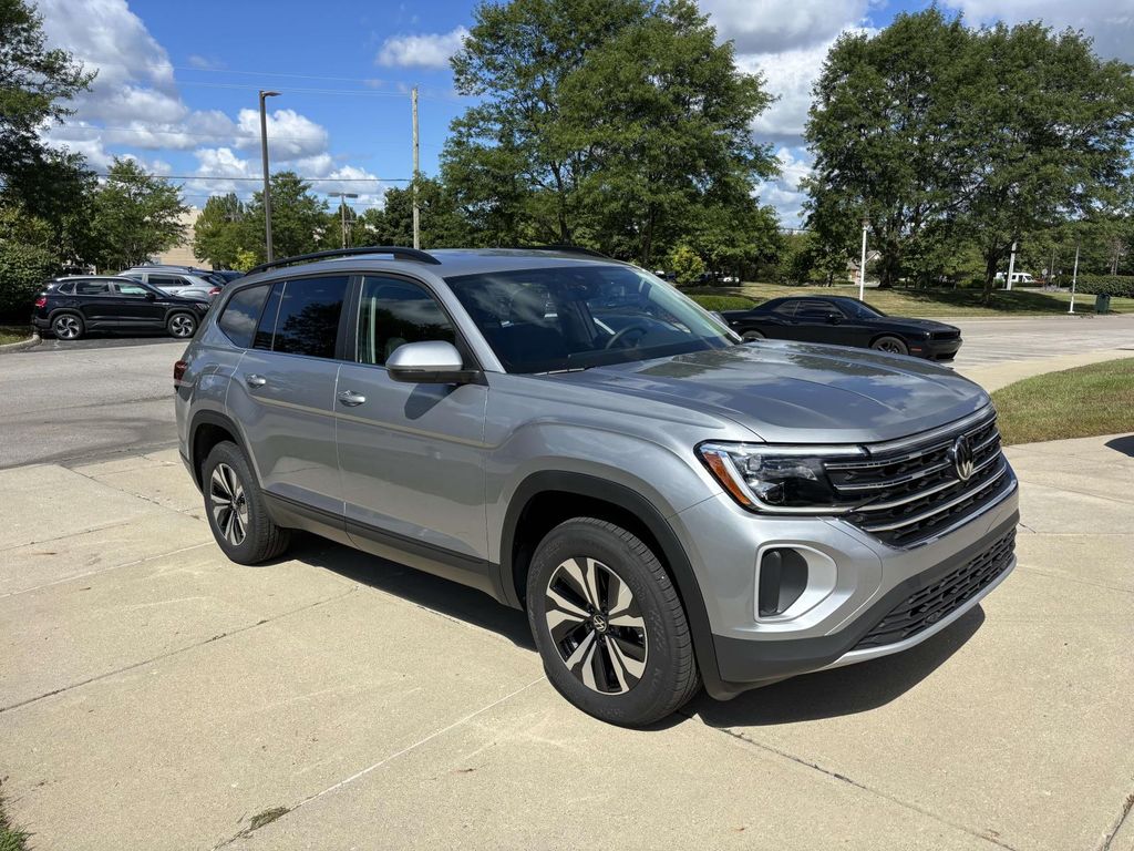 2026 Volkswagen Atlas SE's photo