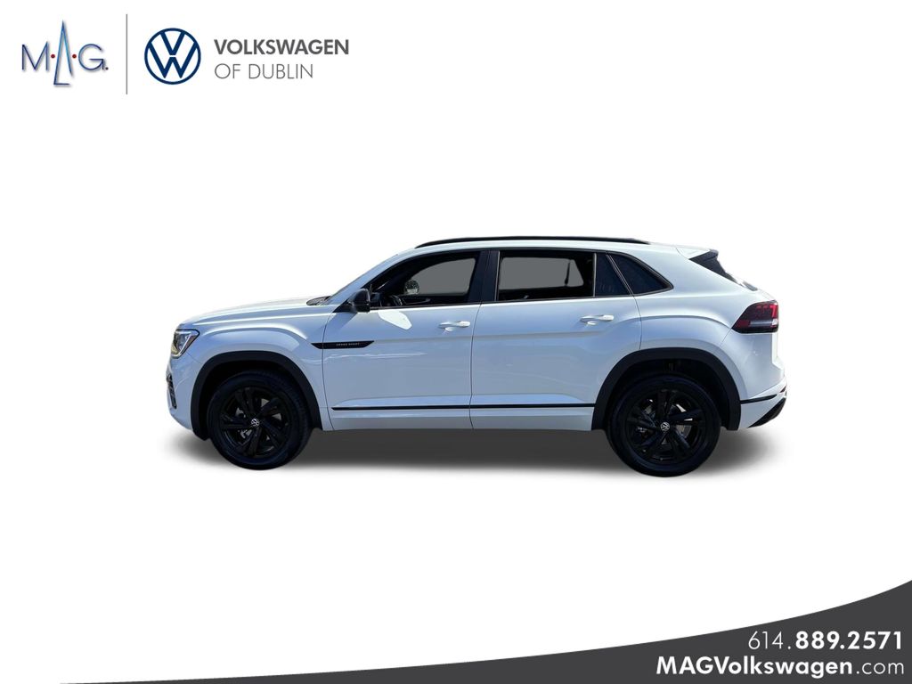 2025 Volkswagen Atlas Cross Sport SEL R-Line photo 3