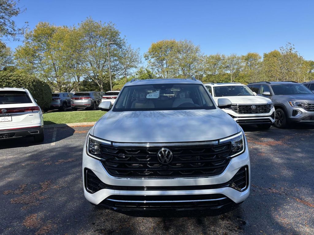 2026 Volkswagen Atlas SEL Premium R-Line photo 2