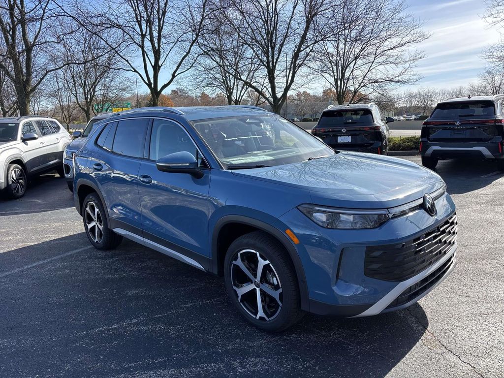 2026 Volkswagen Tiguan SE's photo