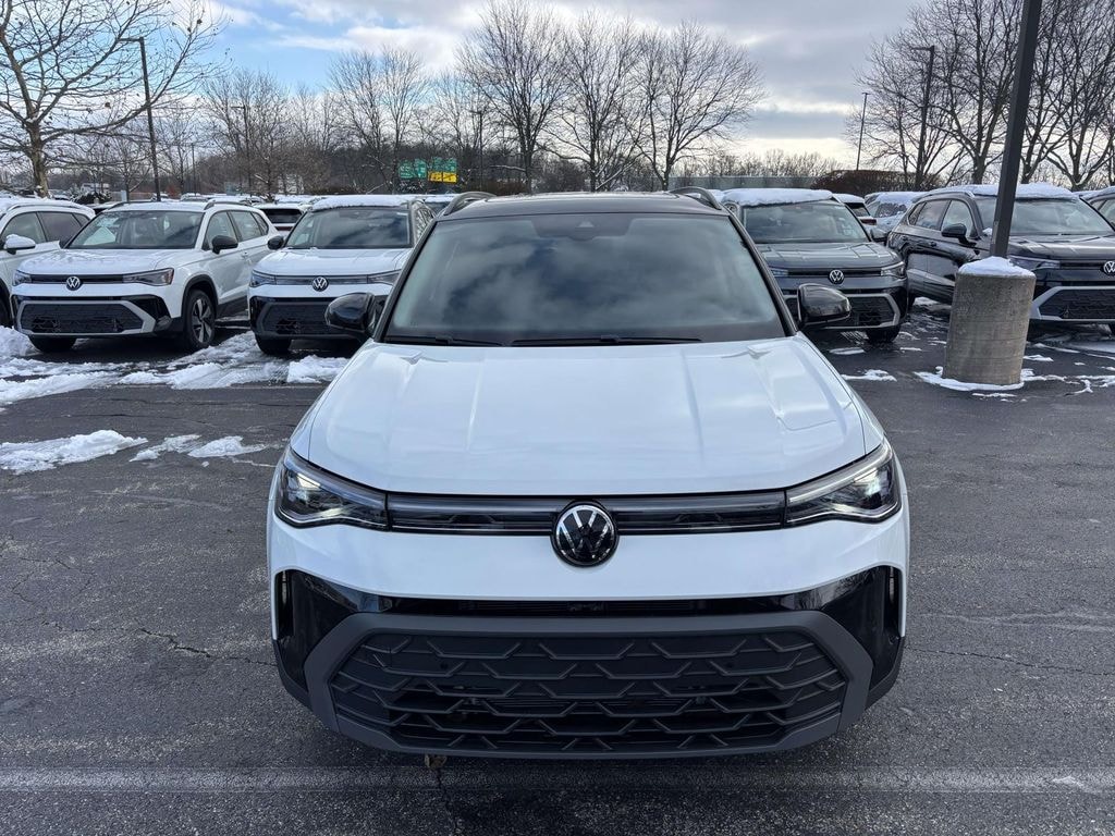 New 2026 Volkswagen Taos 1.5T SE Black SUV