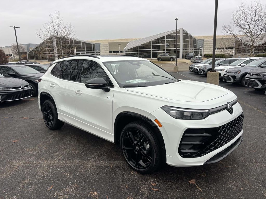 2026 Volkswagen Tiguan SE R-LINE BLACK's photo