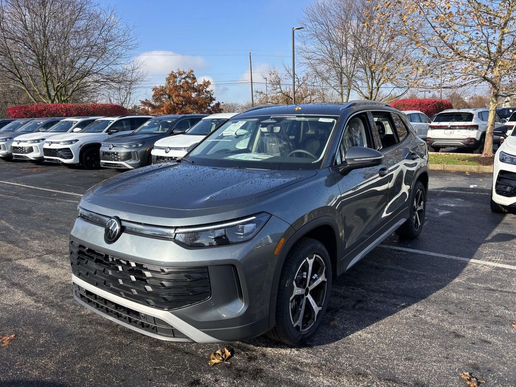 2026 Volkswagen Tiguan SE photo 3