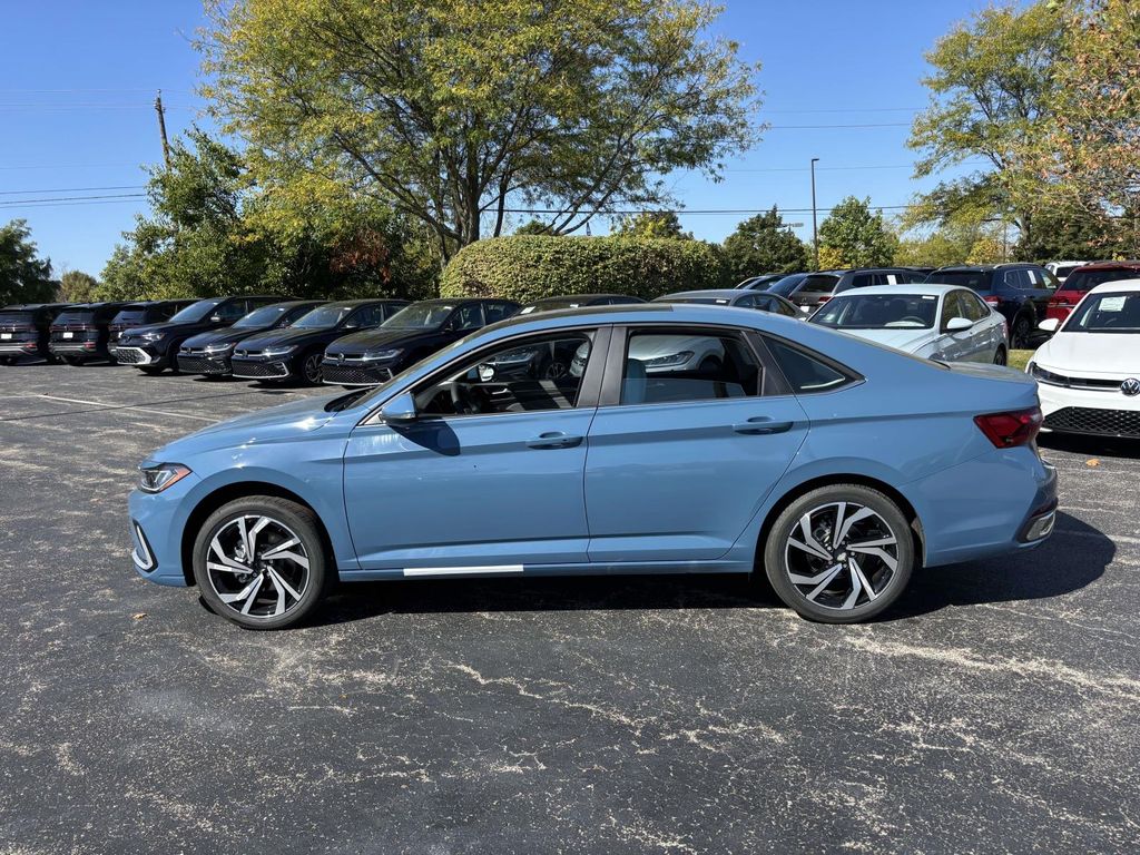 2026 Volkswagen Jetta 1.5T SEL photo 4