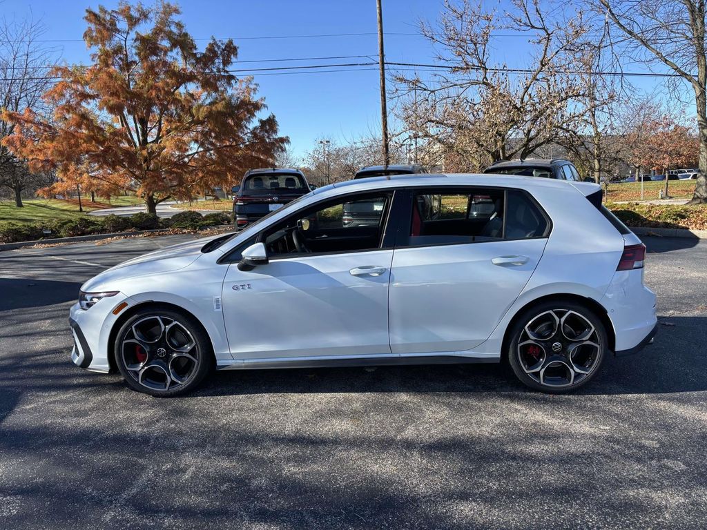 2026 Volkswagen Golf GTI Autobahn photo 4
