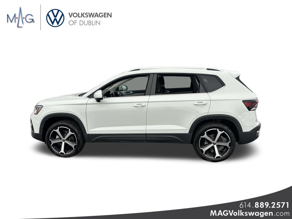 2025 Volkswagen Taos SEL photo 4