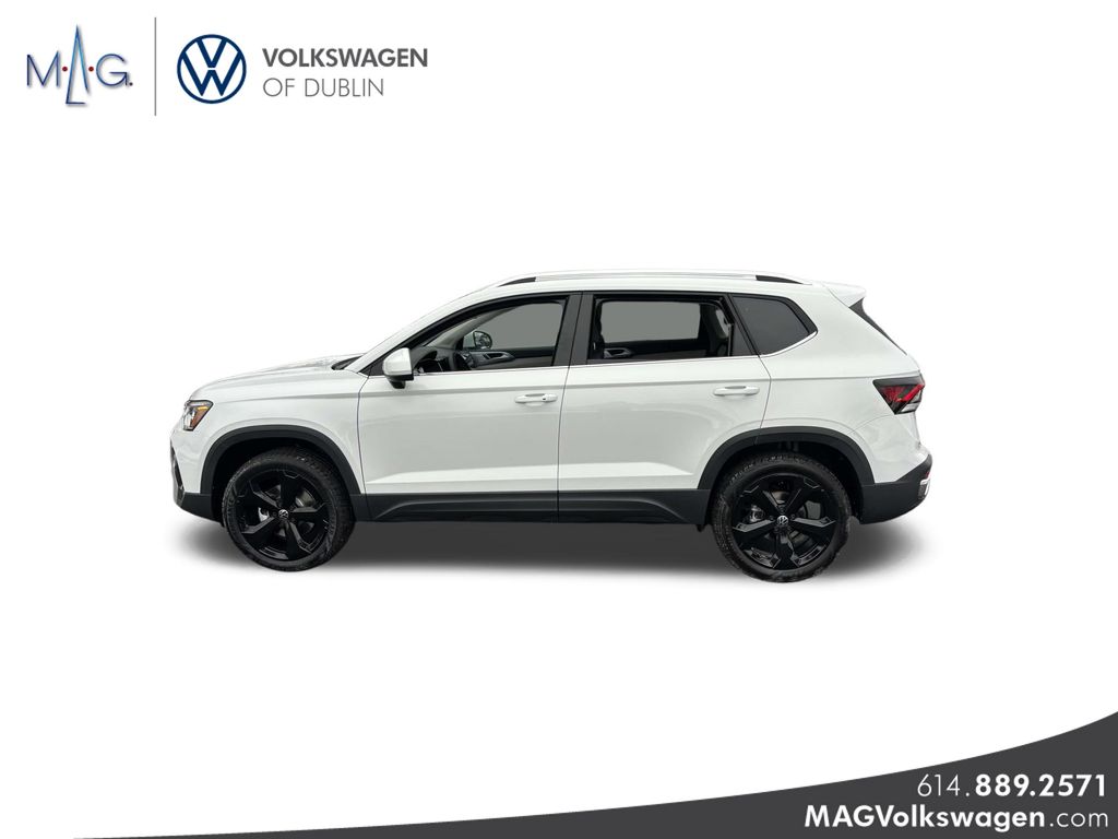 2025 Volkswagen Taos SEL photo 4