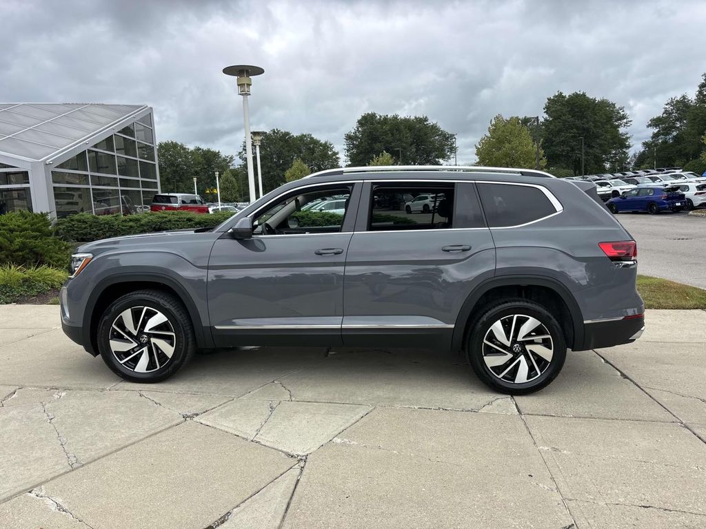 2026 Volkswagen Atlas SEL photo 3
