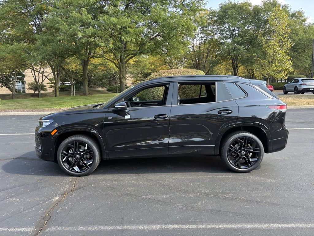 2025 Volkswagen Tiguan SE R-Line Black photo 2