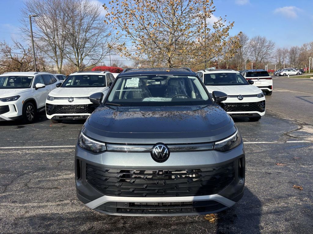 2026 Volkswagen Tiguan SE photo 2