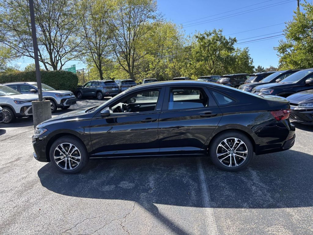 2026 Volkswagen Jetta 1.5T Sport photo 3