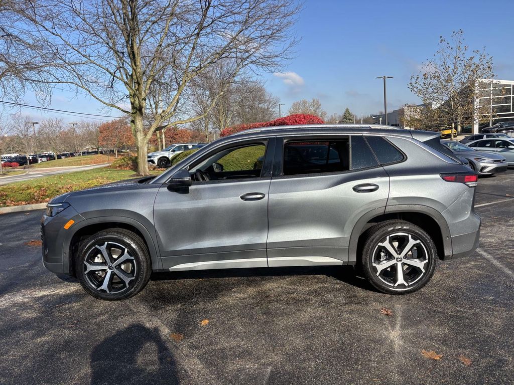 2026 Volkswagen Tiguan SE photo 4