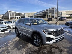 2024 Volkswagen Atlas Cross Sport 2.0T SEL R-Line SUV