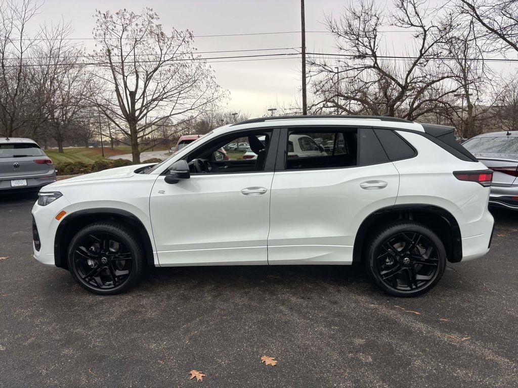 New 2026 Volkswagen Tiguan 2.0T SE R-Line Black SUV