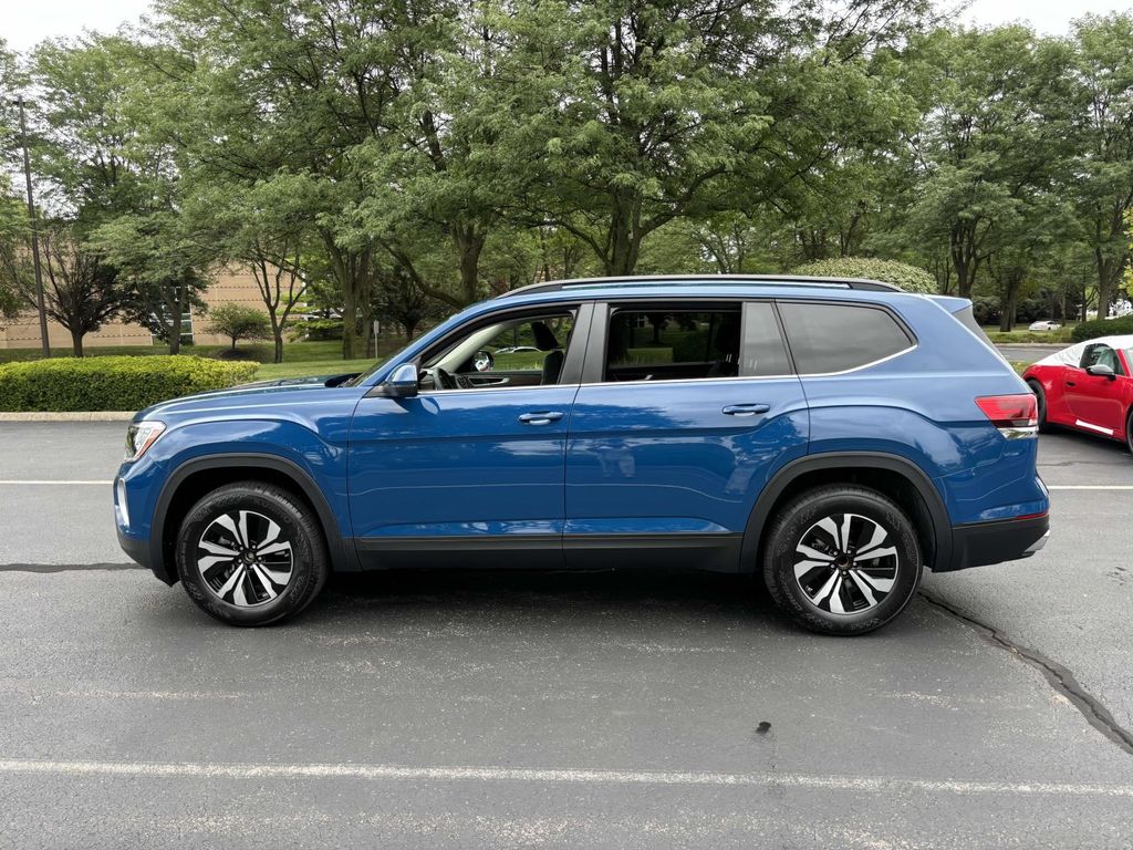 2026 Volkswagen Atlas SE photo 4