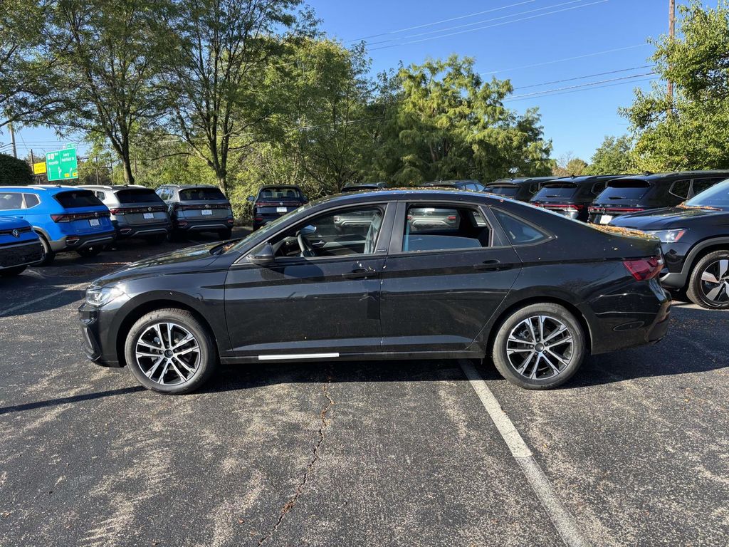 2026 Volkswagen Jetta 1.5T Sport photo 4