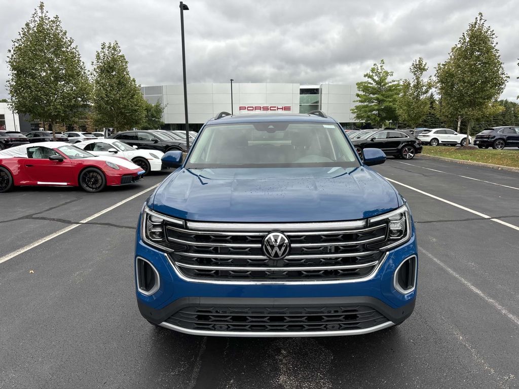 2026 Volkswagen Atlas SE Technology photo 2