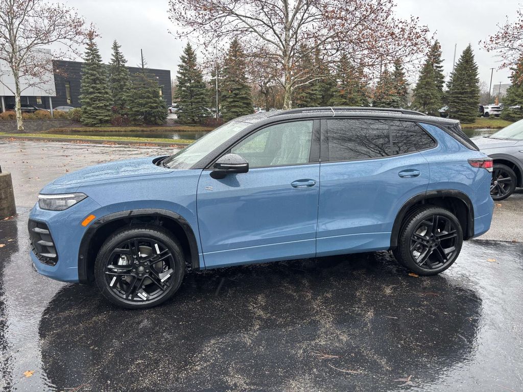 2026 Volkswagen Tiguan SE R-Line Black photo 4