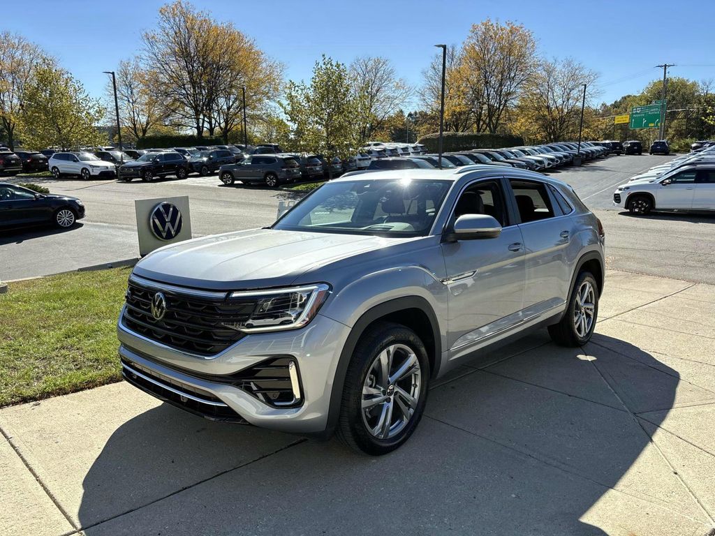 2024 Volkswagen Atlas Cross Sport SEL R-Line photo 2