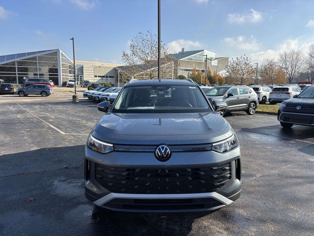 2026 Volkswagen Tiguan SE photo 2