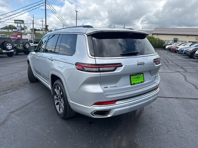 2022 Jeep Grand Cherokee Overland photo 3