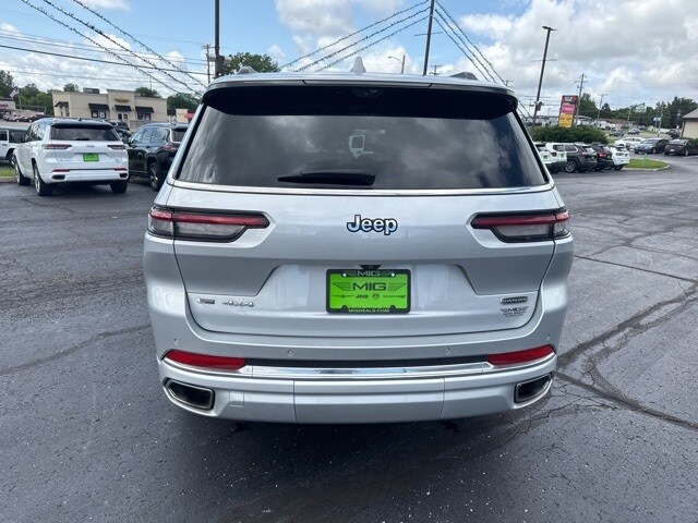 2022 Jeep Grand Cherokee Overland photo 4