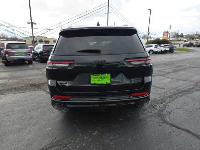 2024 Jeep Grand Cherokee L Summit photo 3