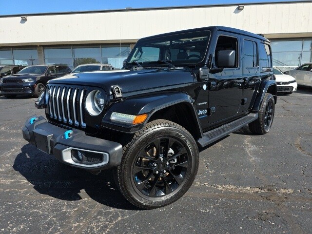2023 Jeep Wrangler Sahara 4xe photo 2