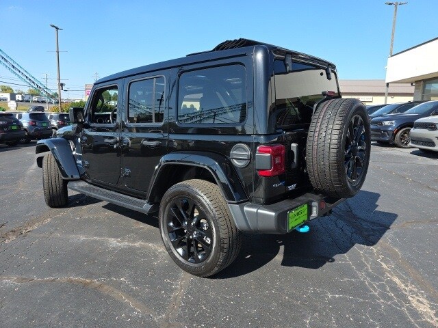2023 Jeep Wrangler Sahara 4xe photo 4