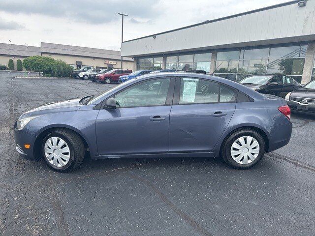 2014 Chevrolet Cruze LS photo 2