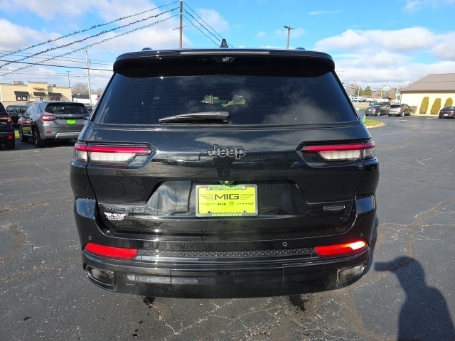 2024 Jeep Grand Cherokee L Summit Reserve photo 2