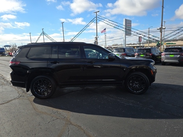 2024 Jeep Grand Cherokee L Summit Reserve photo 4