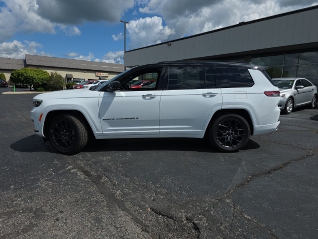 New 2025 Jeep Grand Cherokee L SUMMIT RESERVE 4X4 Sport Utility